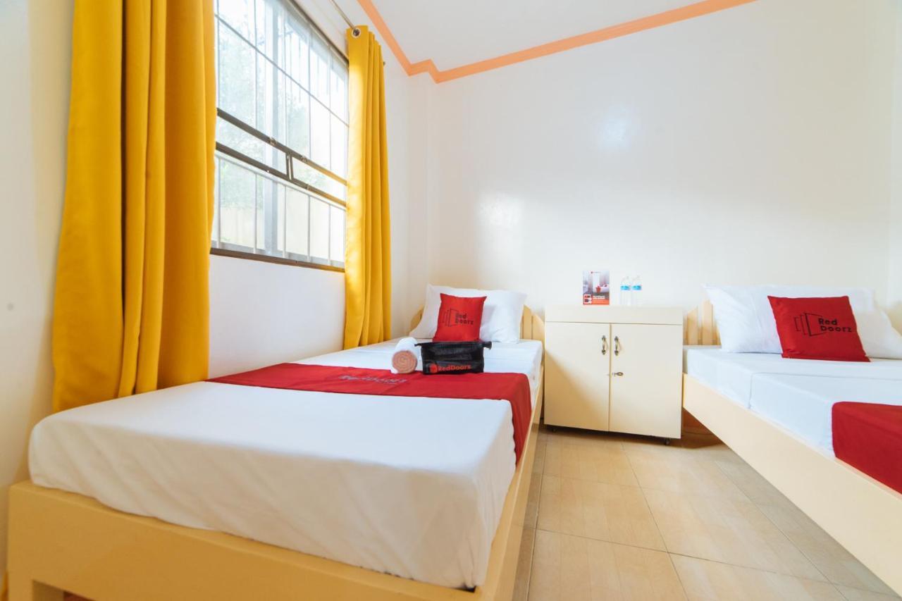 Hotel Reddoorz @ Q Abeto Street Mandurriao Iloilo Esterno foto